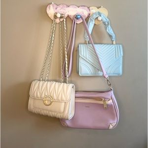 Shoulder bags